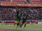 persibaya-vs-barito-putera-di-laga-liga-1_20190710_100736.jpg