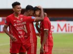 persija-jakarta-ditahan-imbang-persebaya-surabaya-1-1_20221216_180601.jpg