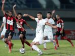 persija-jakarta-vs-persipura-jayapura-imbang-tanpa-gol_20210919_231948.jpg