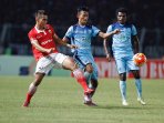 persija-vs-persela-lamongan-laga-indonesia-soccer-championship_20160515_203928.jpg