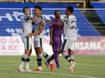persikabo-1973-menang-2-1-atas-persik-kediri-di-bri-liga-1_20220117_152645.jpg