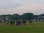 persikabo-bogor-latihan-di-lapangan-pakansari-luar.jpg