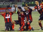 persipura-jayapura-friska-womsiwor-vs-persegres_20180206_095324.jpg