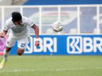 persipura-jayapura-takluk-0-1-dari-arema-fc_20210929_191906.jpg