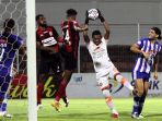 persipura-jayapura-vs-persiraja-banda-aceh-imbang-tanpa-gol_20220117_173325.jpg