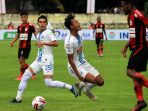 persipura-jayapura-vs-psis-semarang-di-laga-liga-1-indonesia_20200302_093201.jpg