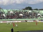 persis-solo-vs-psis-semarang-solo-menang-tipis-1-0_20170706_180718.jpg