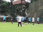 persita-tangerang-berlatih-didiy.jpg