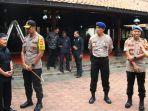 personel-polda-jabar-bantu-pengamanan-di-puri-cikeas.jpg