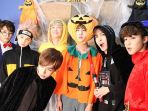 personil-bts-gunakan-kostum-saat-sambut-hallowen_20181031_154028.jpg