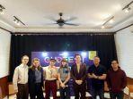 personil-fur-dari-uk-saat-menggelar-konferensi-pers.jpg