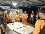 personil-pos-sar-baubau-saat-melakukan-persiapan.jpg