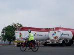 pertamina-jamin-pasokan-avtur-mobil-tengki-bensin.jpg