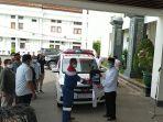 pertamina-serahkan-bantuan-1-unit-ambulans-untuk-pemkab-tuban-tangani-covid-19.jpg