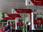 pertamina-siap-jual-bensin-baru-pertalite_20150722_190757.jpg