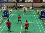 pertandingan-bulutangkis-3-vs-3-pada-turnamen-bangbro-badminto.jpg