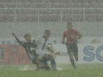 pertandingan-dewa-united-vs-psis-semarang-penyisihan-grup-a-piala-presiden-2022-di-stadion-manahan.jpg