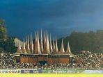 pertandingan-leg-kedua-final-liga-2-202324-antara-semen-padang-fc-vs-psbs-biak.jpg