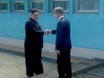 pertemuan-bersejarah-kim-jong-un-dan-moon-jae-in_20180427_082529.jpg