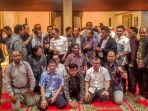 pertemuan-informal-menteri-ketenagakerjaan-dengan-para-pemimpin-serikat-pekerja_20170419_145100.jpg<pf>m-hanif-dhakiri-melakukan-pertemuan-informal-dengan-para-pemimpin-serikat-pekerja_20170419_145222.jpg<pf>m-hanif-dhakiri-melakukan-pertemuan-informal-dengan-para-pemimpin-serikat-pekerja_20170419_145339.jpg