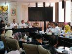 perwakilan-buruh-pt-dada-indonesia-saat-beraudiensi-dengan-anggota-dprd-jabarjpg.jpg