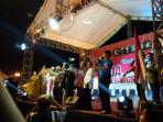 perwakilan-enam-agama-lepas-merpati-sebagai-simbol-perdamaian_20151223_070632.jpg