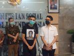 perwakilan-kitabisacom-andovi-dan-jovial-da-lopez-bersama-menteri-sosial-tri-rismaharini.jpg