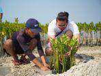 perwira-muda-pis-menanam-mangrove-dan-tranplantasi-terumbu-karang.jpg