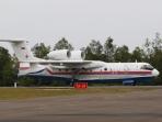 pesawat-amfibi-be-200-altair-milik-rusia_20150104_215233.jpg
