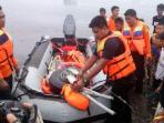 pesawat-jatuh_20141202_175424.jpg