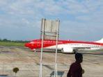 pesawat-kepresidenan-yang-membawa-presiden-joko-widodo-tiba-di-bandara-sulthan-thaha-jambi.jpg