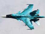 pesawat-tempur-su-34-milik-rusia-sedang-bermanuver-di-udara.jpg