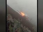 pesawat-tni-au-jatuh-di-kawasan-lereng-gunung-bromo45454.jpg