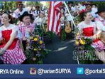 peserta-dari-as-diarak-menggunakan-becak_20160815_001016.jpg