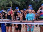 peserta-dari-kelas-long-distance-memulai-perlombaan-sungailiat-triathlon.jpg