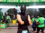 peserta-lomba-milo-jakarta-internasional-10k-berkostum-ninja_20160724_101534.jpg