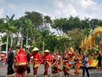 peserta-parade-budaya-dan-bunga-surabaya-tahun-2016_20160522_103120.jpg