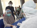 peserta-utbk-di-unair-ikuti-rapid-test-sebelum-ujian_20200705_170542.jpg