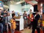 pesulap-ramaikan-paviliun-indonesia-di-matta-fair-2016_20160805_210635.jpg