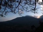 petani-majalengka-lakukan-aktivisas-di-pagi-hari_20160221_195540.jpg