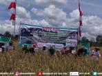 petani-pembataan-sukses-panen-demplot-padi_20161005_154110.jpg
