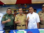 petani-ramai-ramai-berzakat-ke-baznas_20180129_145009.jpg