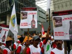 petani-tembakau-demo-di-kedubes-perancis_20150609_181317.jpg