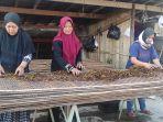 petani-tembakau-di-lereng-gunung-sumbing.jpg