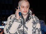 pete-davidson-komedian-dan-aktor-amerika-serikat-2.jpg