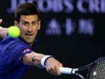 petenis-serbia-novak-djokovic-mengembalikan-bola_20160131_191726.jpg