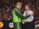 peter-schmeichel-greets-sir-alex-ferguson.jpg