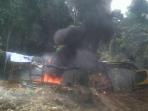 peti-dibakar_20150925_143151.jpg
