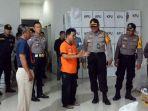 petinggi-polrestabes-surabaya-dan-rohim-ketua-ppk-karang-pilang.jpg