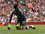 petr-cech-arsenal_20150809_234303.jpg